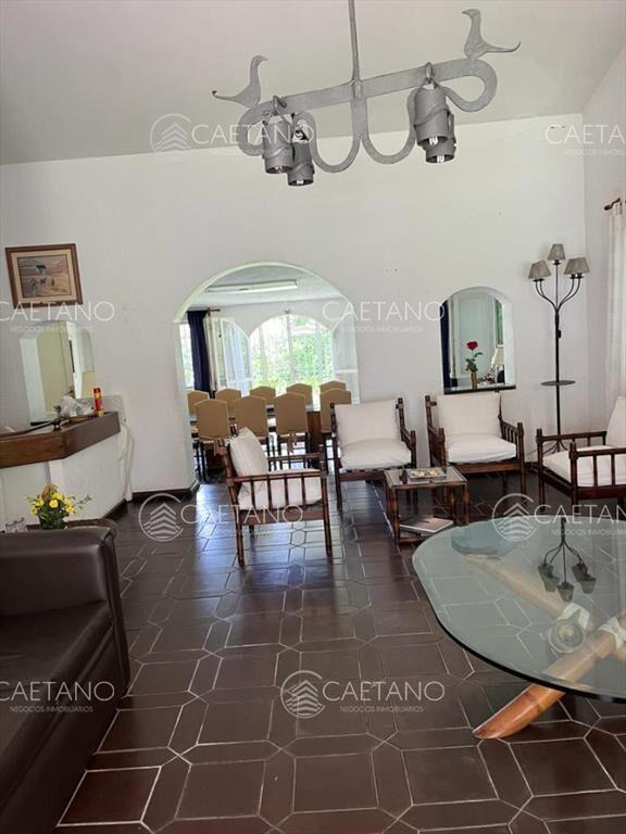 Gran casa estilo tradicional de 4 dormitorios en venta en P