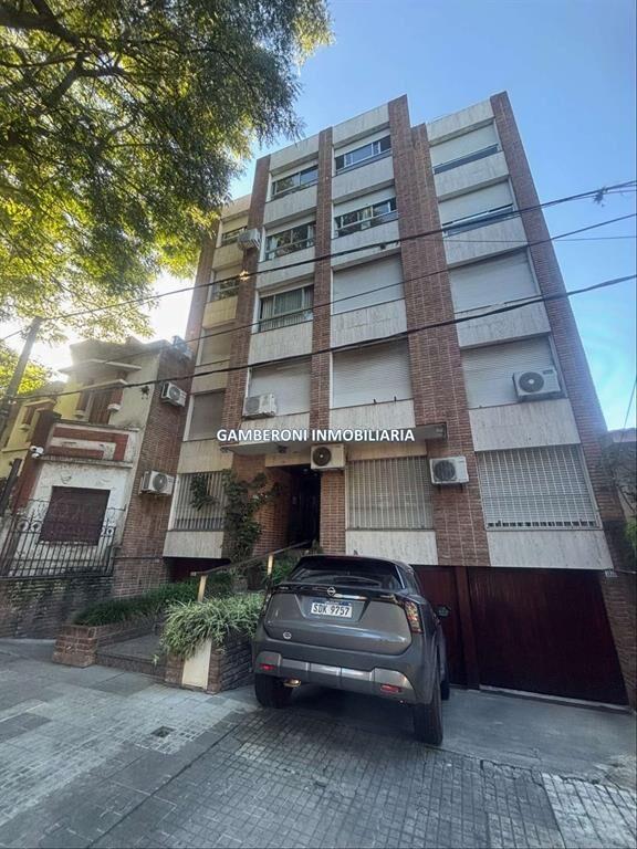 Muy buen apartamento en Parque Batlle. Se vende alquilado.
