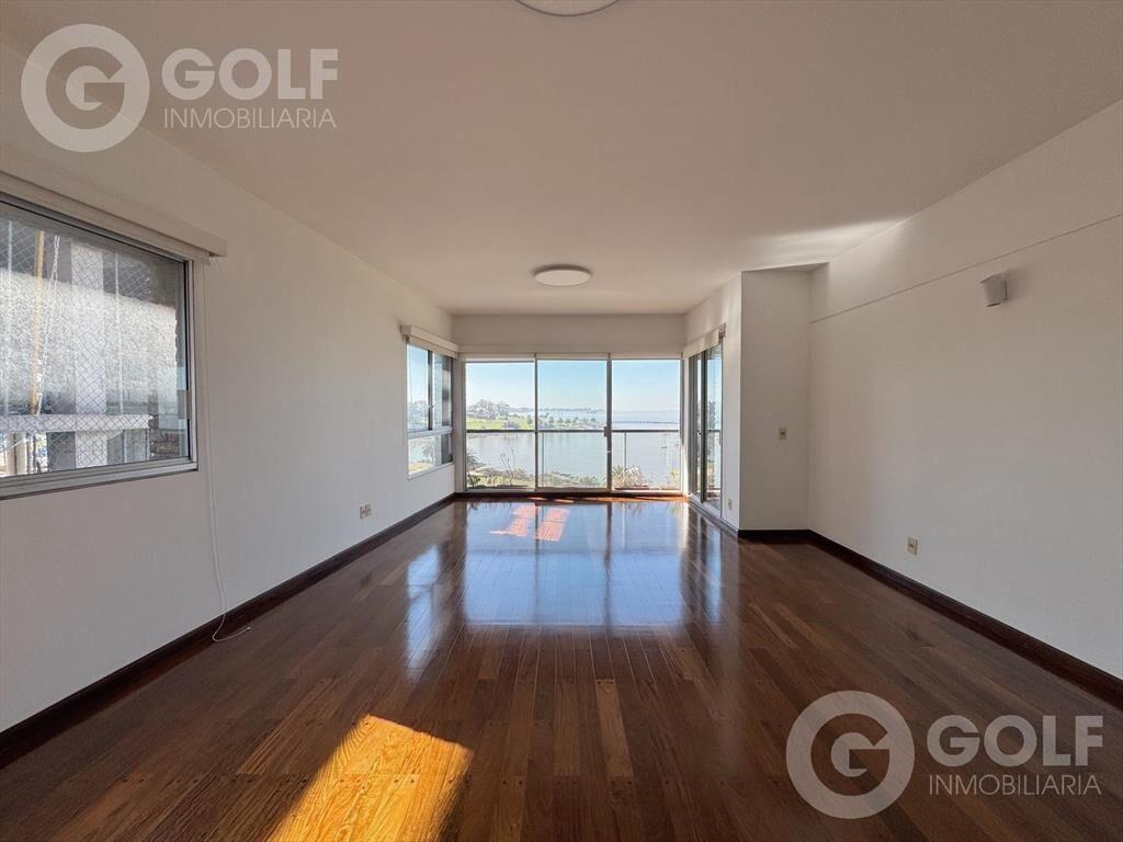Venta apartamento de 3 dormitorios con vista al Puertito De