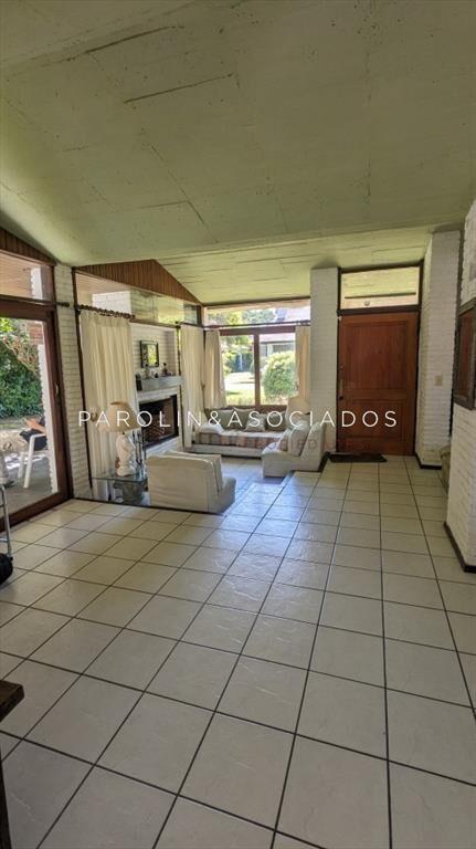 Venta de casa 4 dormitorios en zona Paradas, proxima al mar