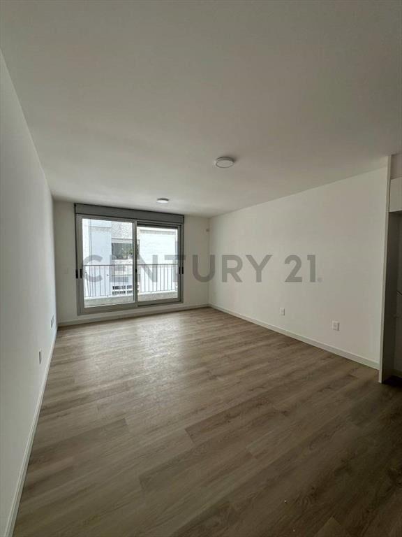 ESTRENA EN CORDON SUR-1 DORMITORIO FRENTE-piso alto-AMENI...