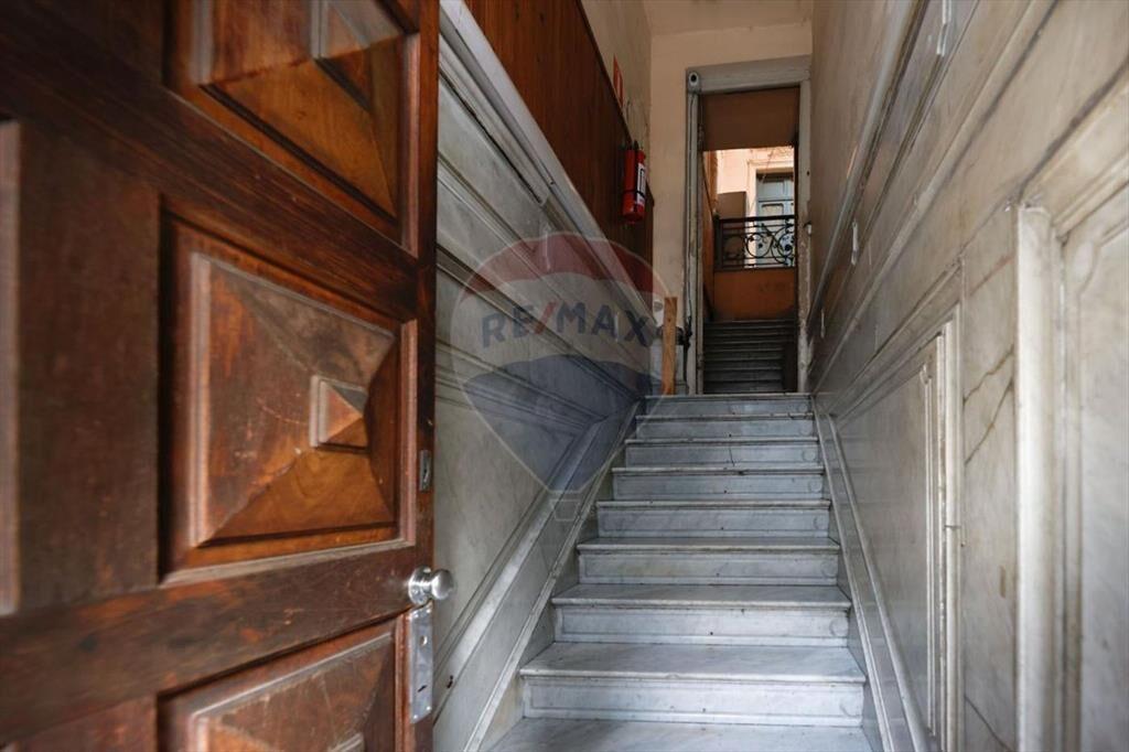 VENTA CENTRO EDIFICIO PENSION Y 2 LOCALES RENTADOS