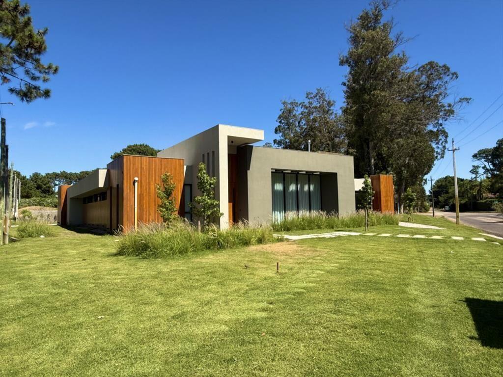 Residencia a estrenar en venta Barrio Lugano -