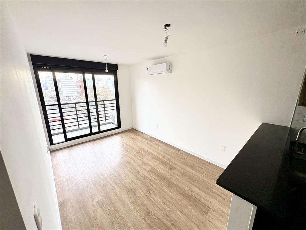 Venta de Apartamento con 1 dormitorio, terraza y garage en C