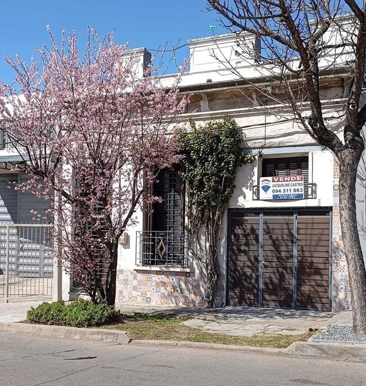 VENTA CASA TRES DORMITORIOS y FONDO