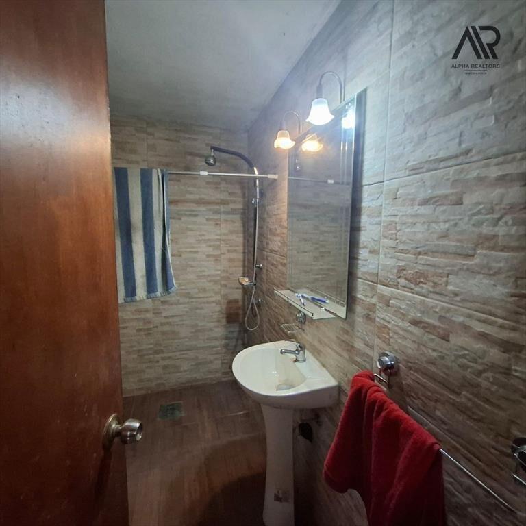 Casa en venta c/ cochera en Las Acacias