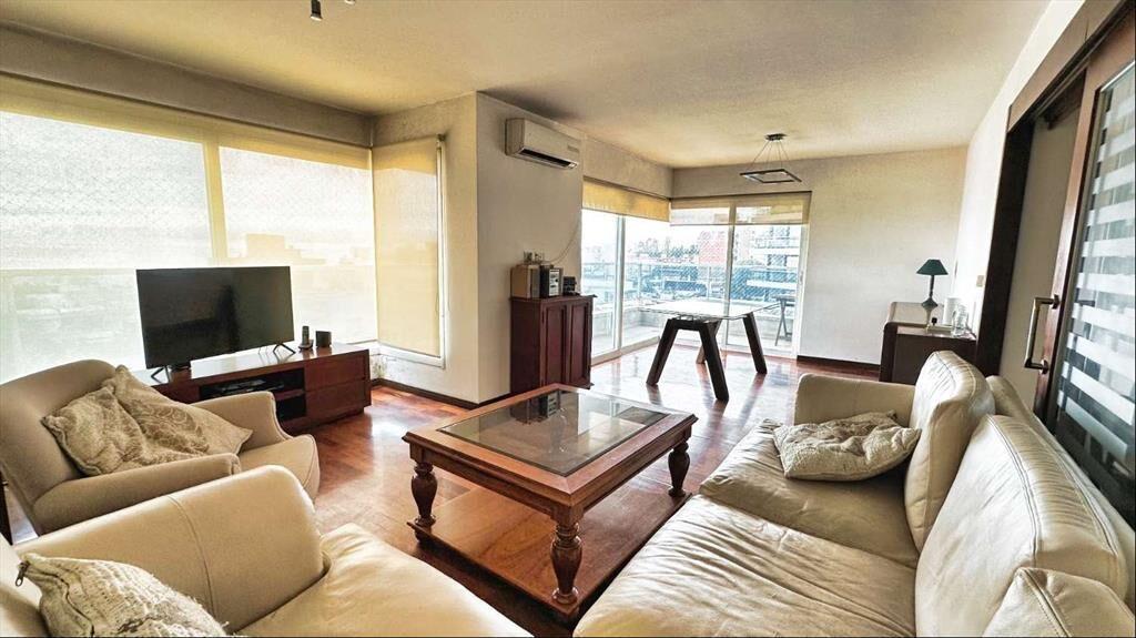 Apartamento de 3 dormitorios y 2 garage en Diamantis Plaza