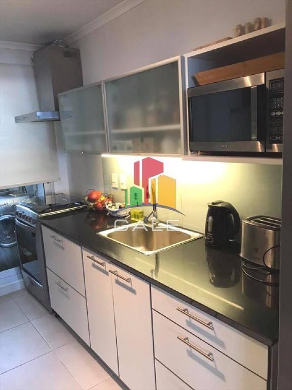 Vende apartamento de 2 dormitorios en Punta del Este con vi