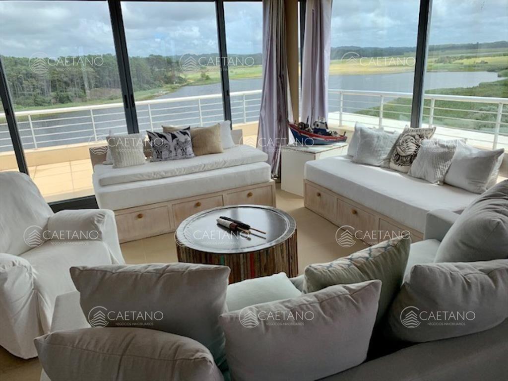 Apartamento Penthouse en Venta Con VIsta Tres