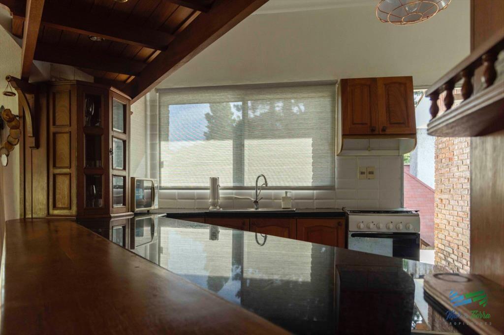 Casa en venta 4 dormitorios con piscina Pinares,