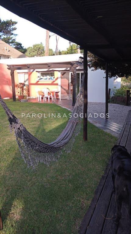 Venta De Casa De 2 Dormitorios Mas Dependencia De