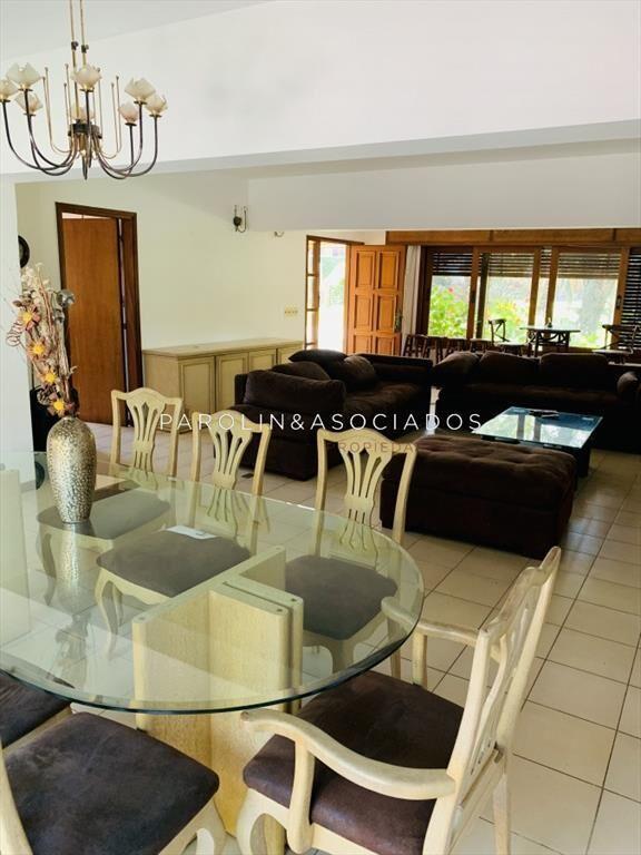 Casa de 4 dormitorios en venta en Pinares, Punta del Este.