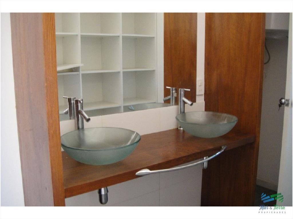Casa en Bo. Cordoba, 4 dormitorios *