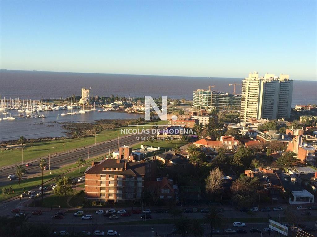 ESPECTACULAR VISTA EN EL MEJOR PUNTO DE MONTEVIDEO
