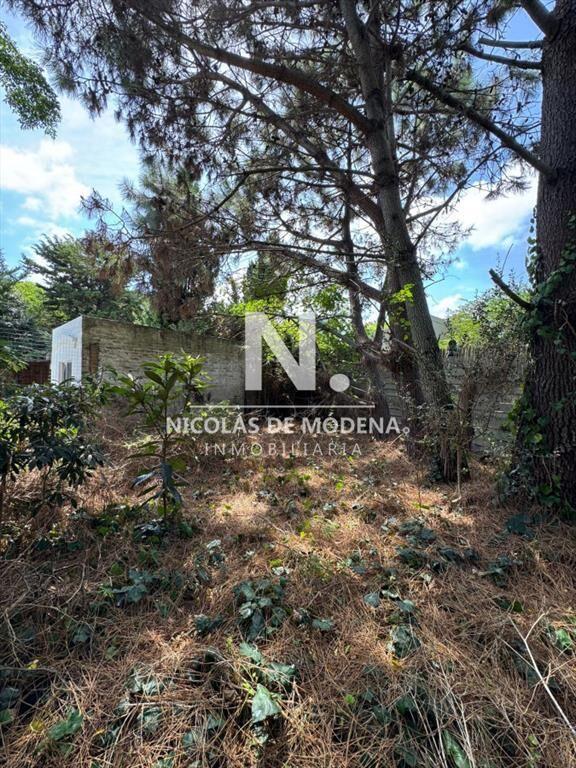 Vende terreno en Lugano, Punta del Este
