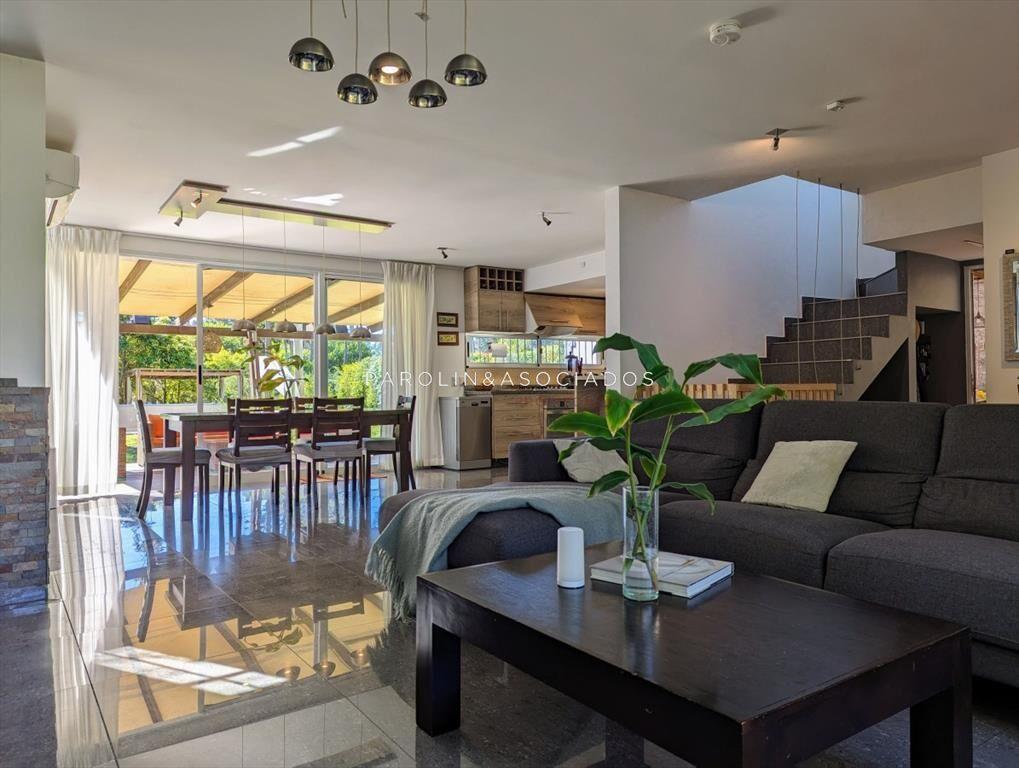 Hermosa casa en venta de 4 dormitorios en Punta