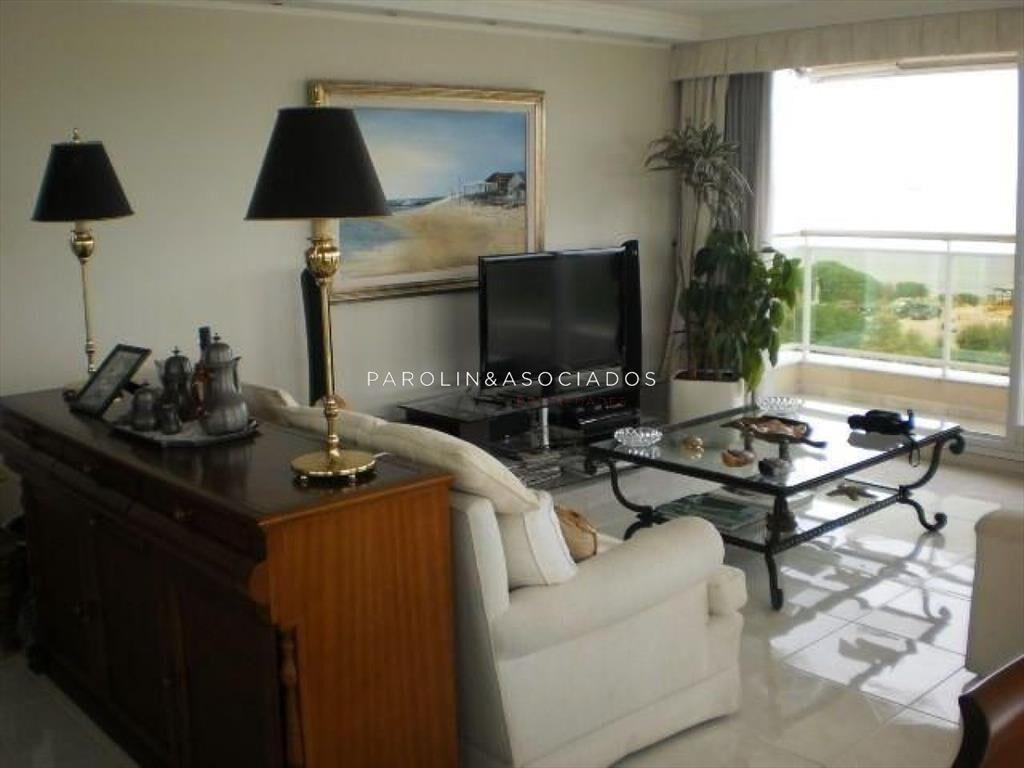 Apartamento en venta 3 dormitorios en Coral Mansa