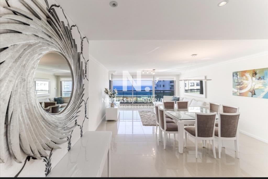 En venta apartamento de 3 dormitorios en Brava,