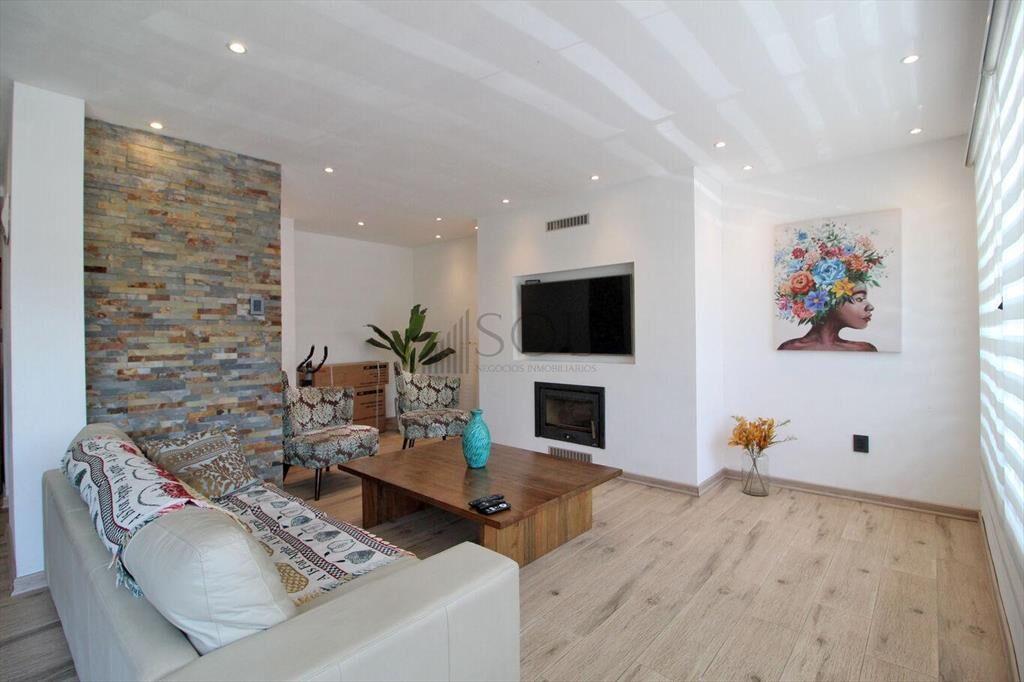 VENTA 2 CASAS, LOCAL COMERCIAL Y ESTACIONAMIENTO SOBRE AVEN