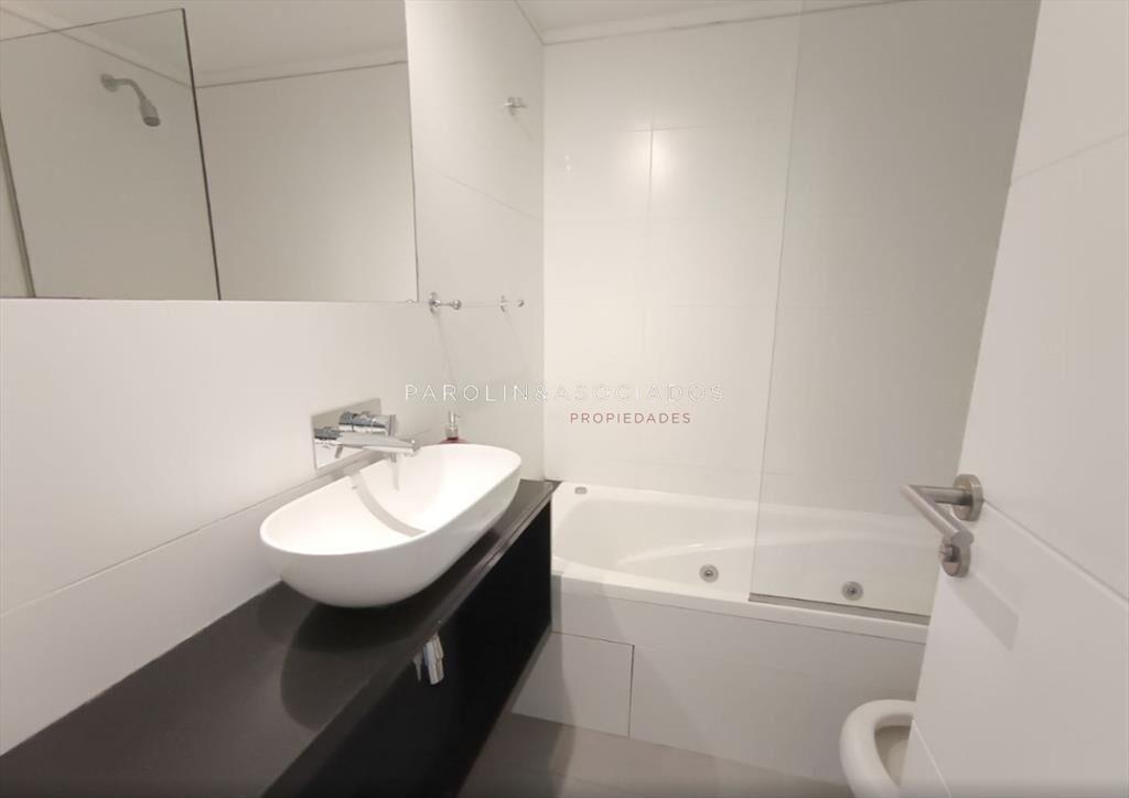Departamento en Venta de 3 Suites y dependencia