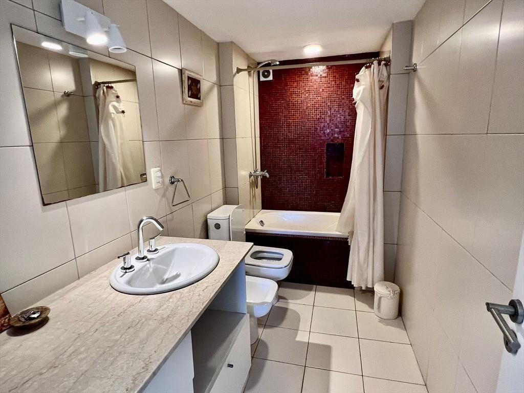 APARTAMENTO EN VENTA 4 DORMITORIOS CON PARRILLERO