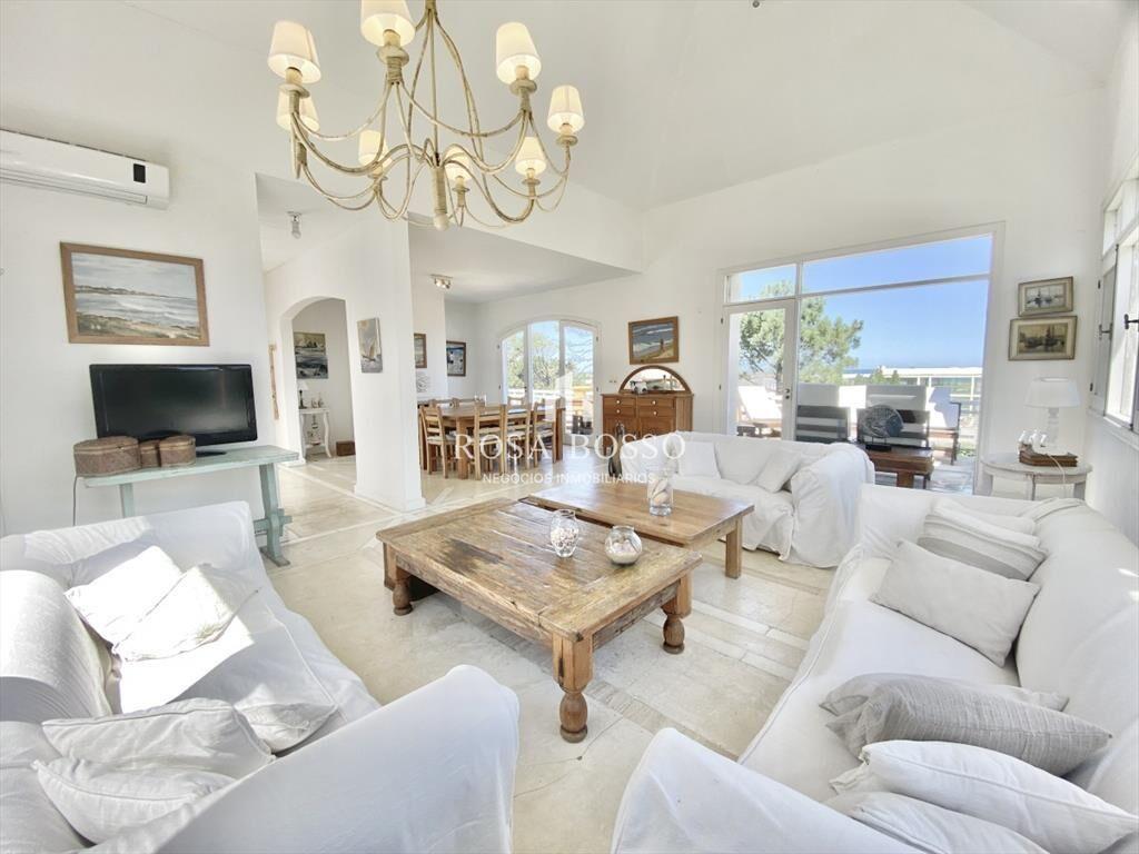 Casa Venta 6 dormitorios La Barra Punta del Este