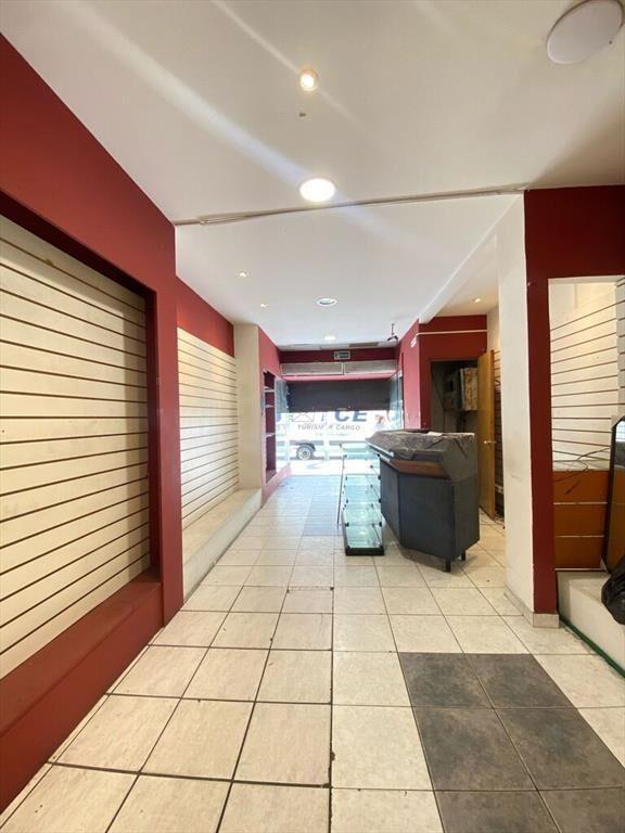 Local Comercial en Alquiler en 18 de Julio y cuareim. plaza