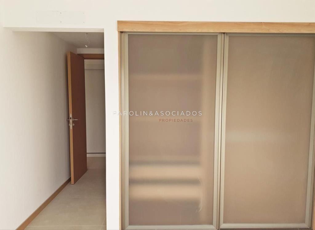 Apartamento en venta de 3 dormitorios + en Punta