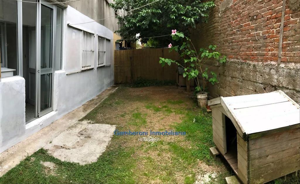 Apartamento en venta en planta baja. Está alquilado.