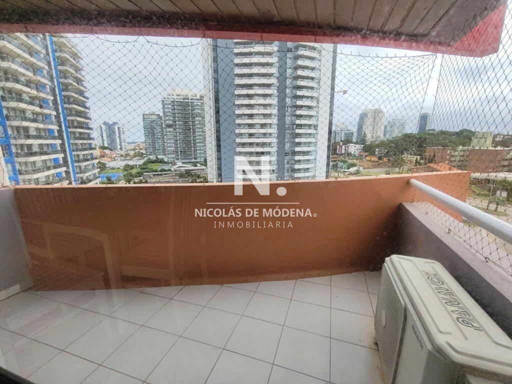 Apartamento en venta 2 dormitorios y servicio en