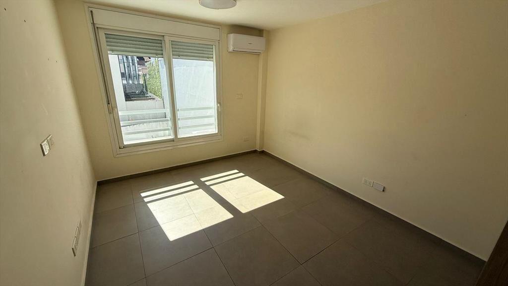 26 de marzo y Buxareo , 30 m2, nuevo, gimnasio, lavadero !!
