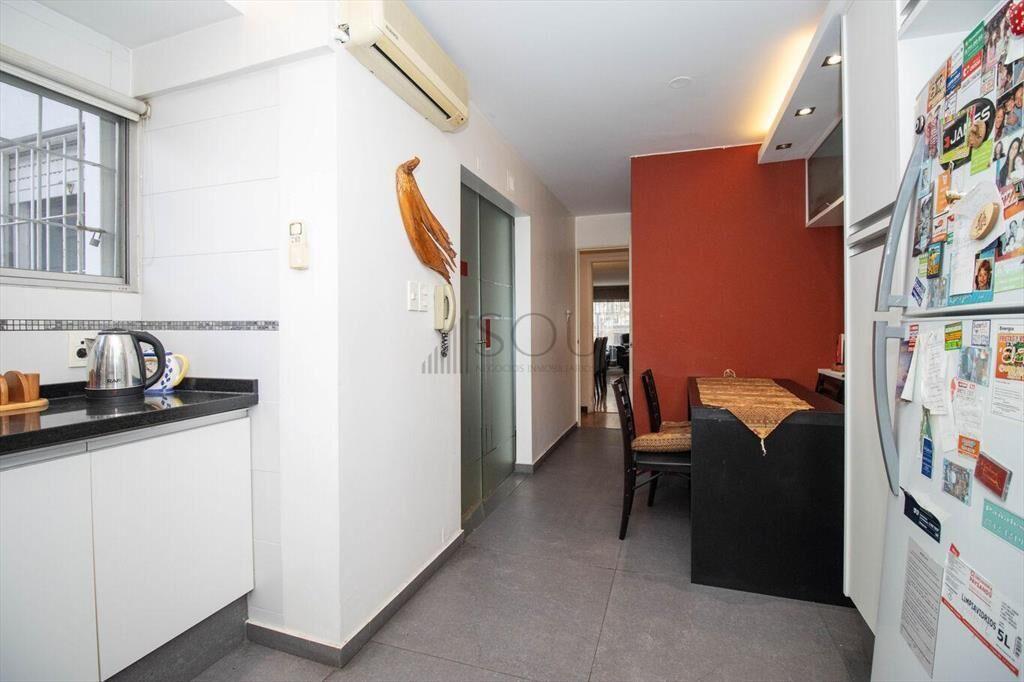 Venta de apartamento en Punta Carretas 3 dormitorios servic