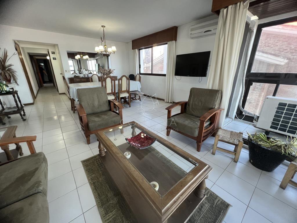 EXCELENTE OPORTUNIDAD! Apartamento de 3 frente al