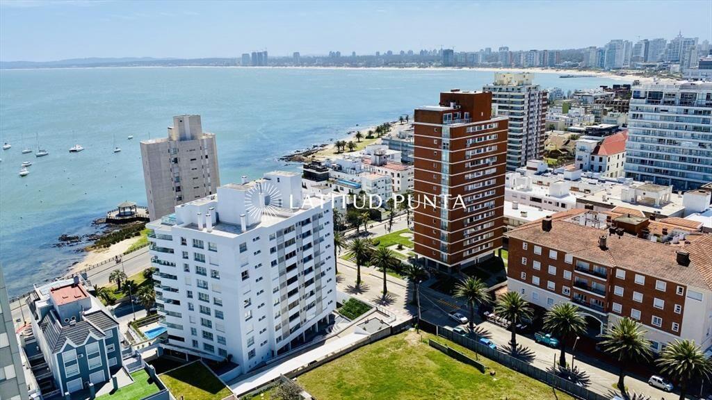 Piso alto en Península, 3 dormitorios más