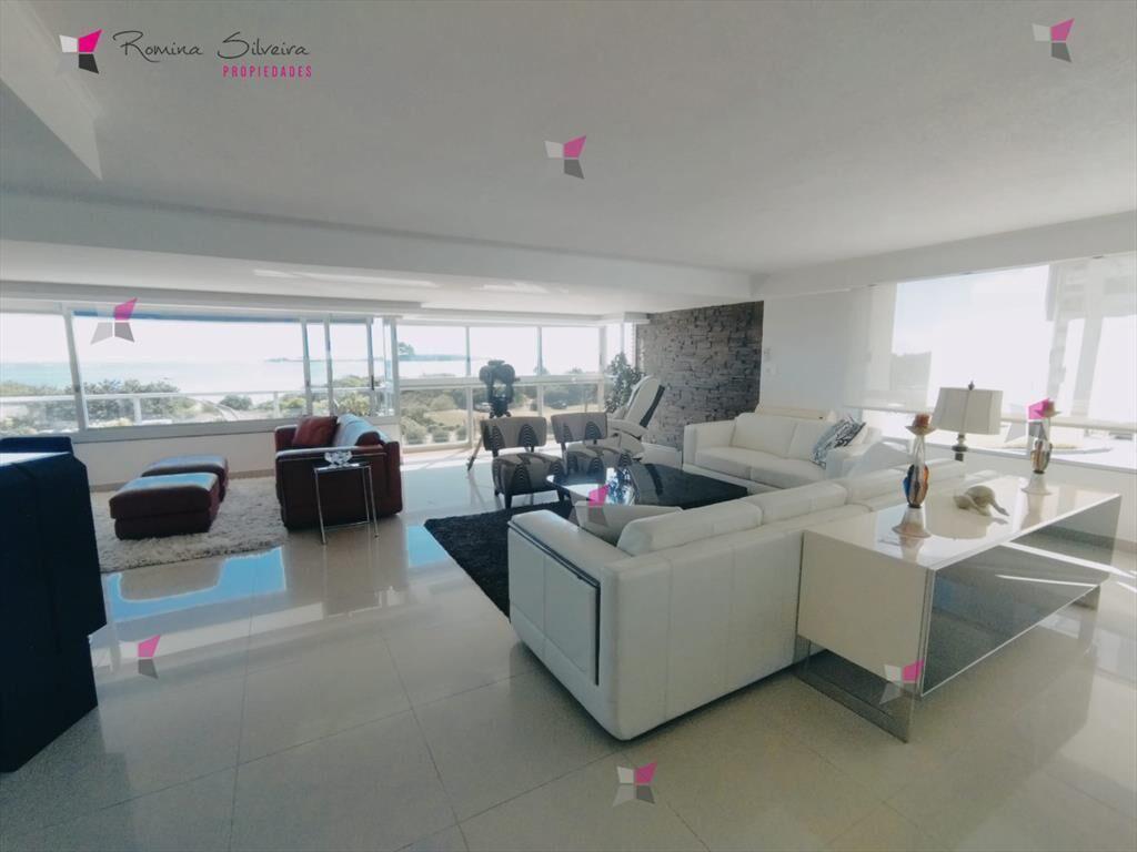 VENTA DE APARTAMENTO DE 3 DORMITORIOS Y DEPENDENCIA EN EDIF