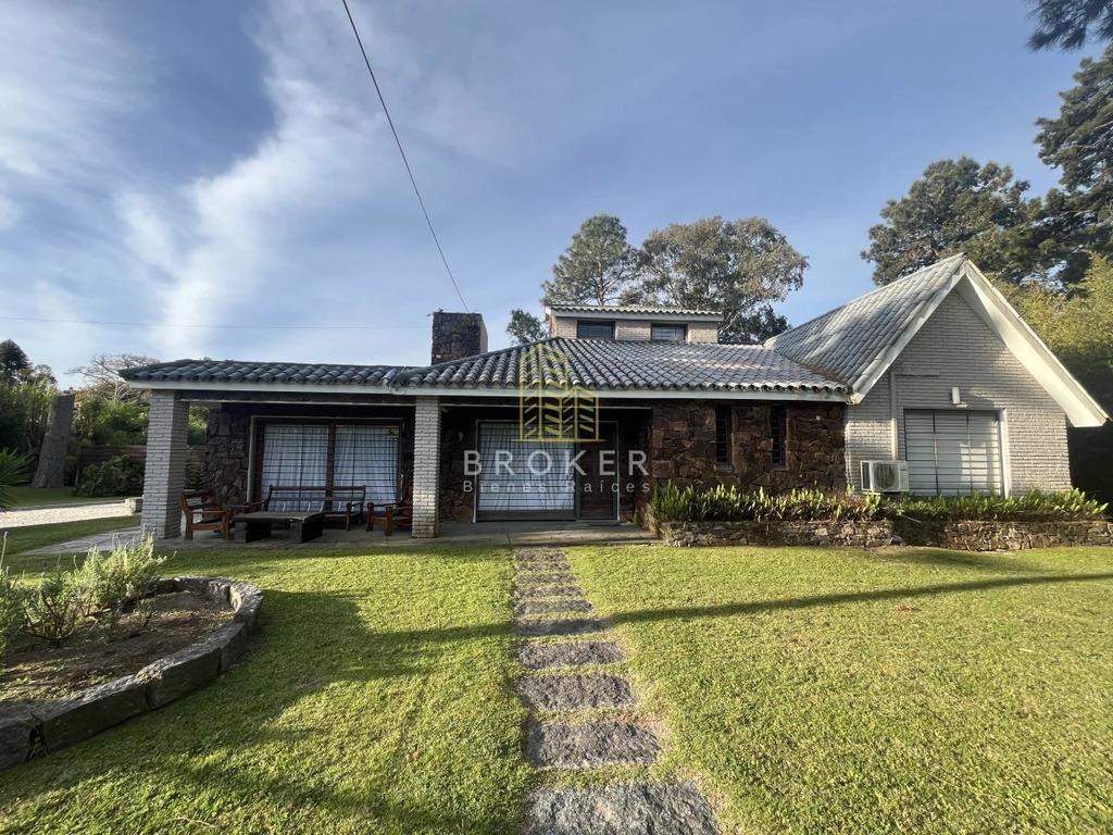 Venta Casa Punta del Este 4 dormitorios en Barrio