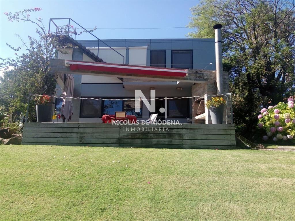 Hermosa casa en venta de 2 dormitorios.