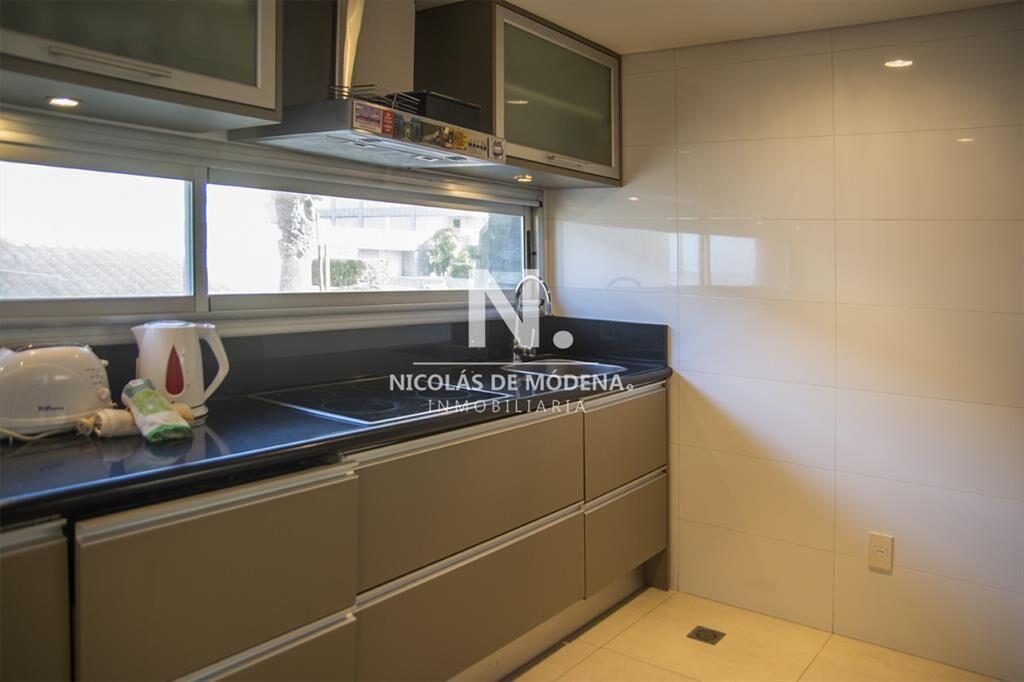 Departamento de 3 dormitorios con parrillero en