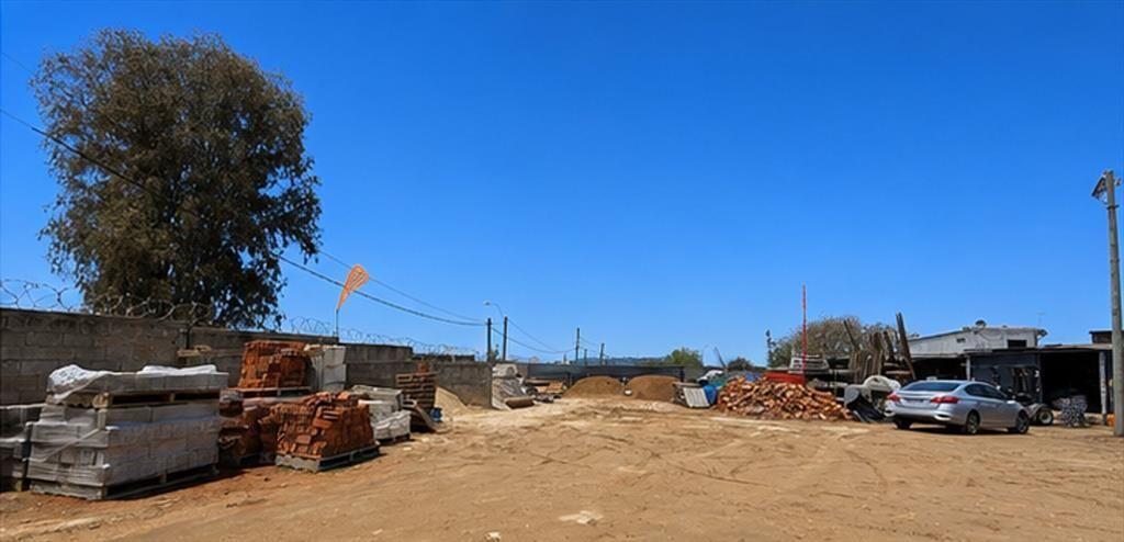 Venta Local e instalaciones 1706mts Las Piedras.