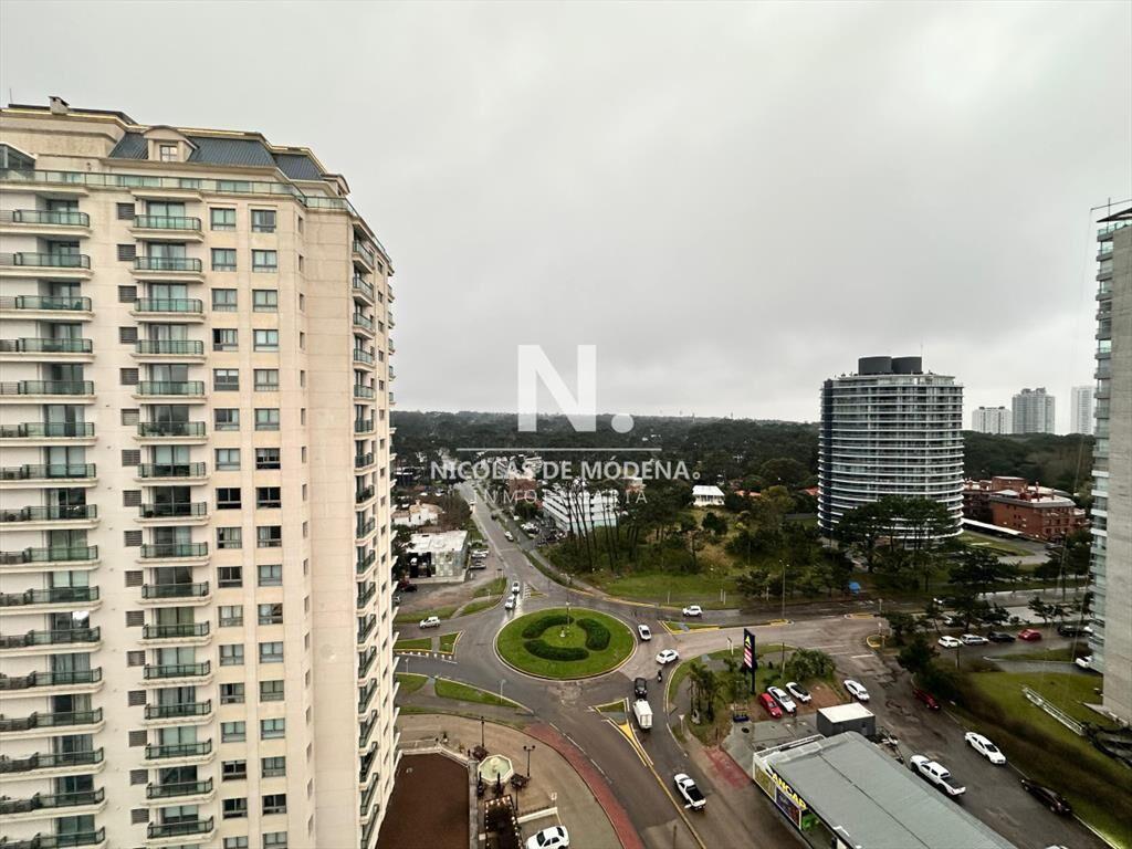 Vende apartamento de 2 dormitorios en Roosevelt,