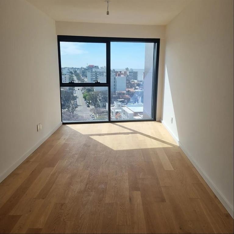 Alquiler De Apartamento A Estrenar En Rambla