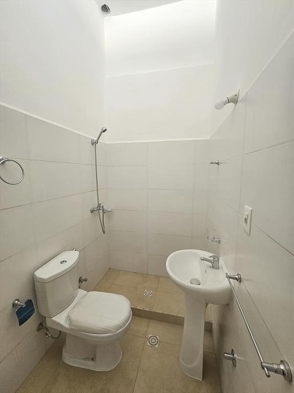 Venta apartamento de 1 dormitorio, planta baja- Carrasco No
