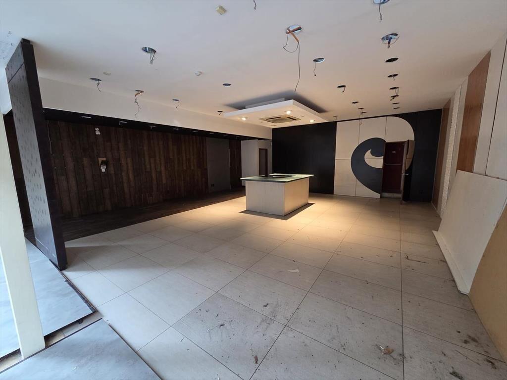 Sarandi y Bartolome Mitre, 8 mts de frente, 150 m2, excelen