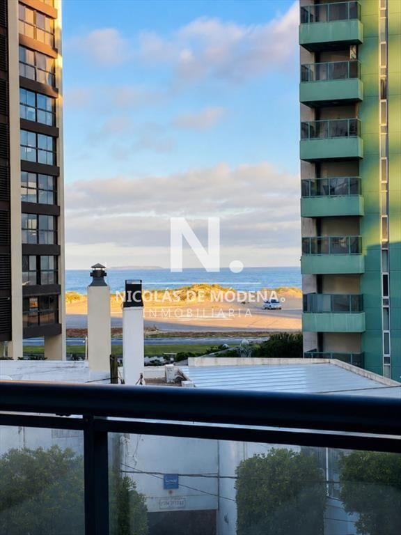 En venta apartamento impecable de 2 dormitorios