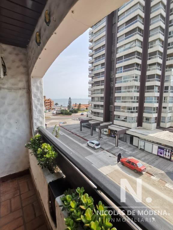 Apartamento en Peninsula de 3 dormitorios + dependencia en
