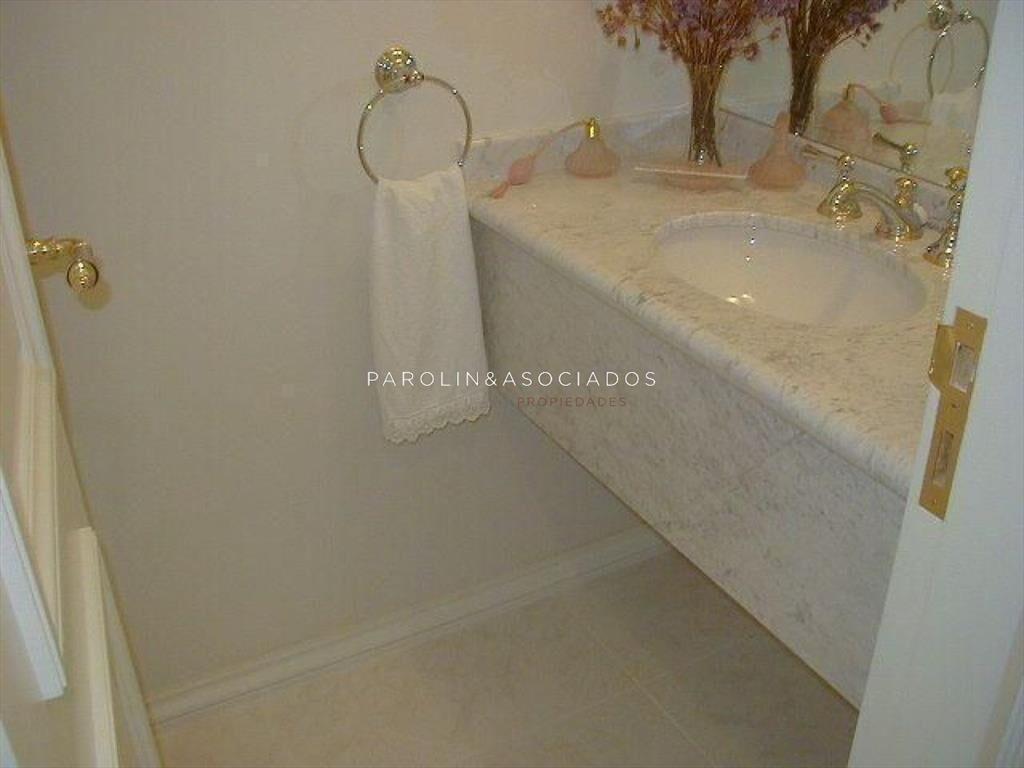 Apartamento de 3 dormitorios en Coral Tower, del