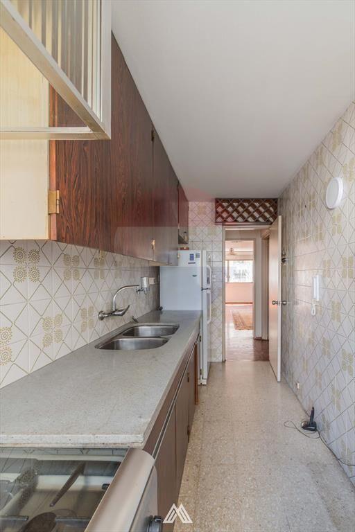 VENTA POCITOS, 3 dormitorios 3 baños Gge luminoso