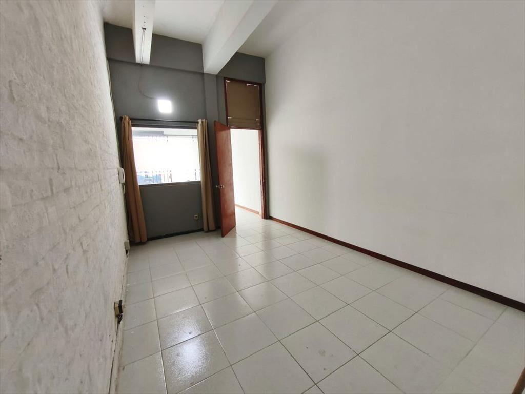 Dos Locales comerciales en pleno centro