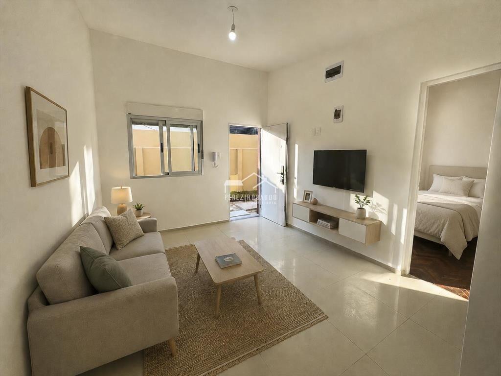 Venta apartamento de 1 dormitorio, planta baja- Carrasco No