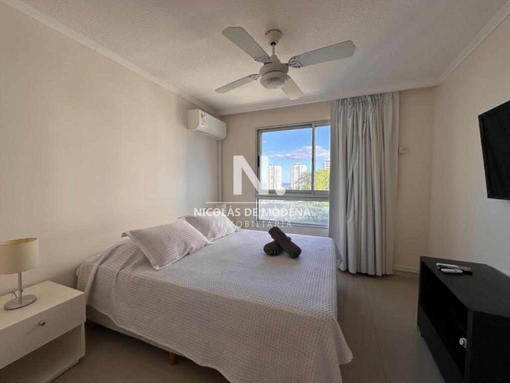 Hermoso apartamento en venta de 3 dormitorios y